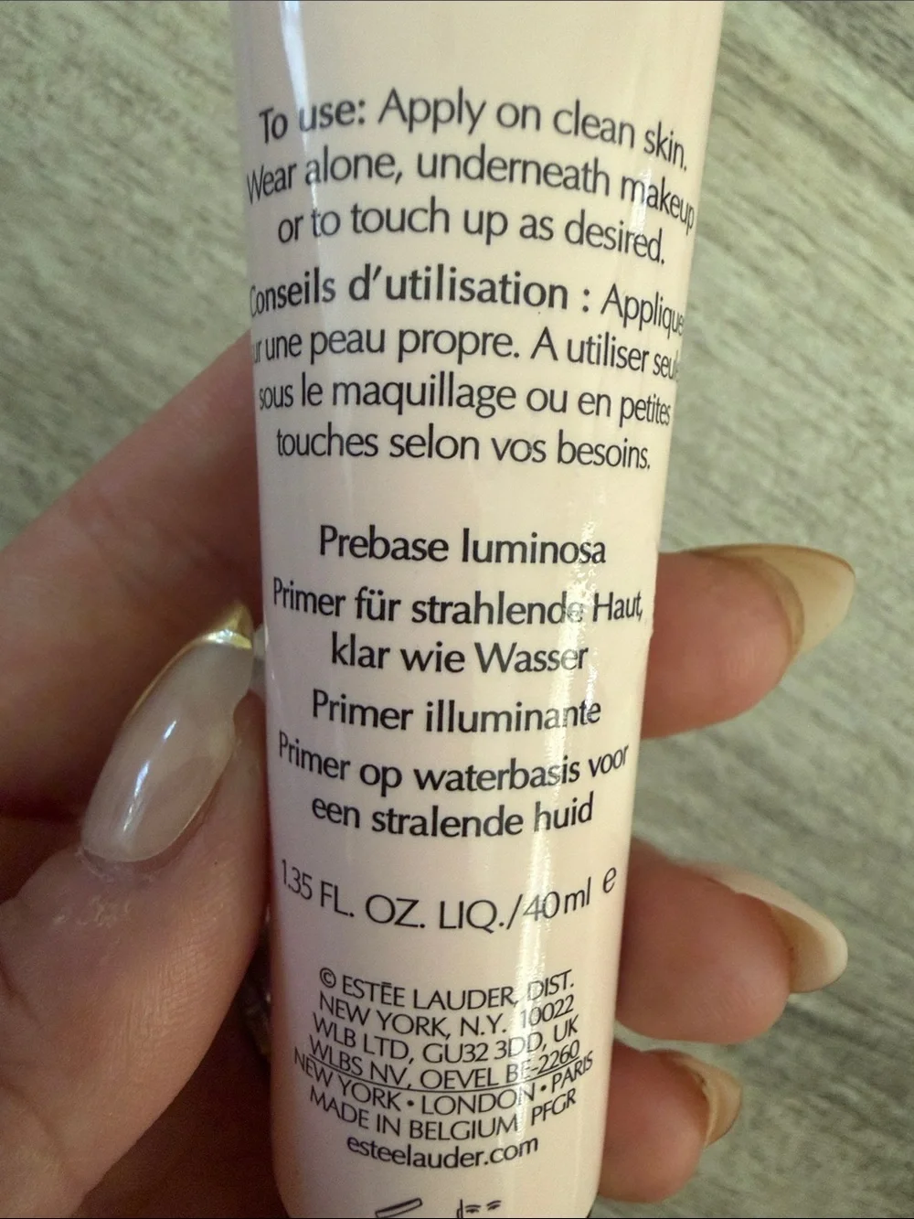 Estee Lauder Futurist Aqua Brilliance Watery Glow Primer - Light Pink